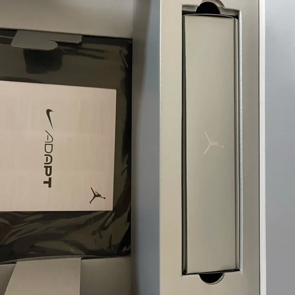 Jordan 11 Adapt - Picture 10 of 16